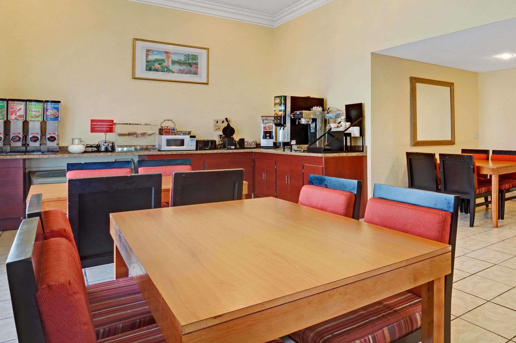 Econo Lodge Kent Buitenkant foto