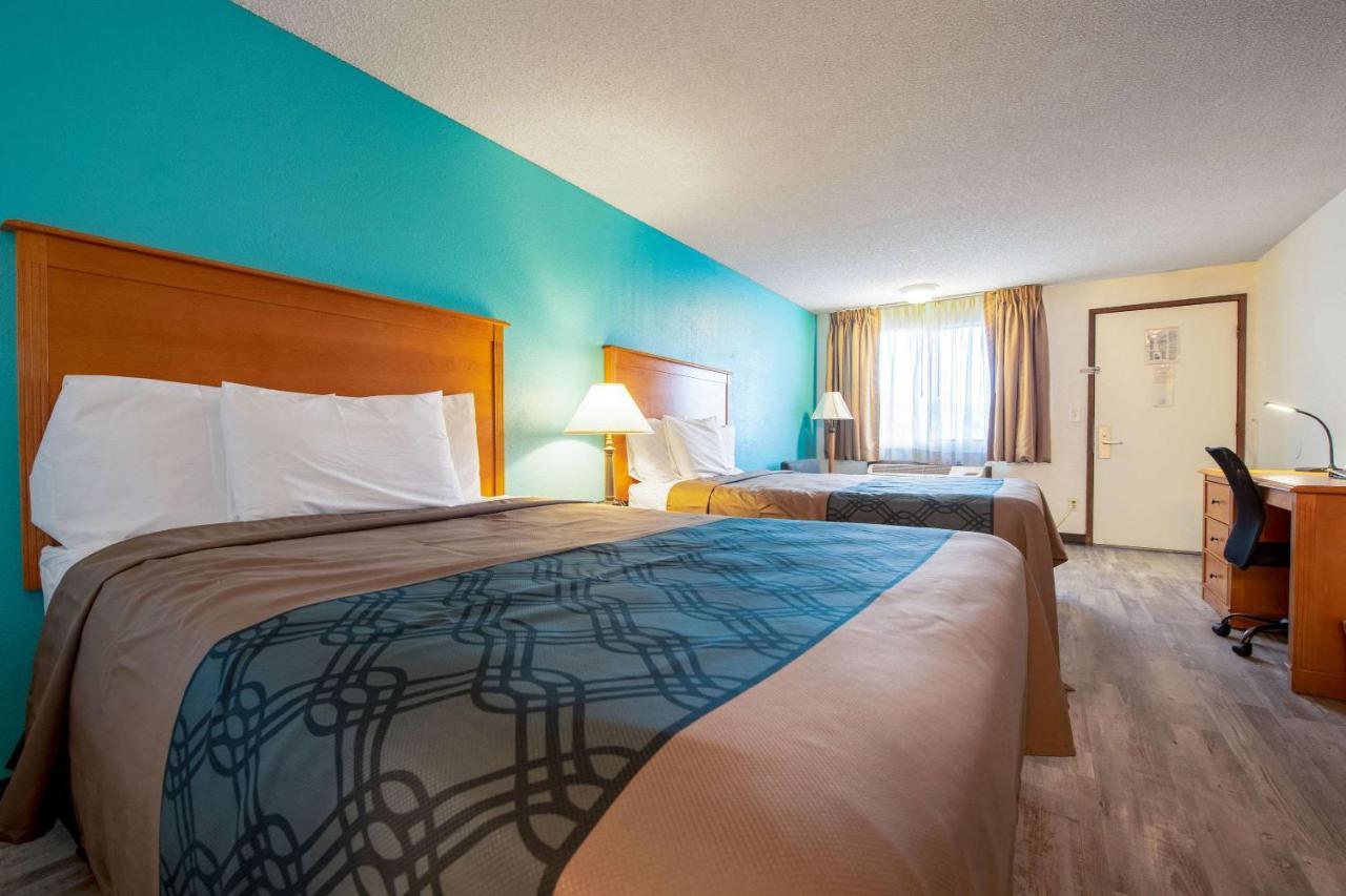 Econo Lodge Kent Buitenkant foto