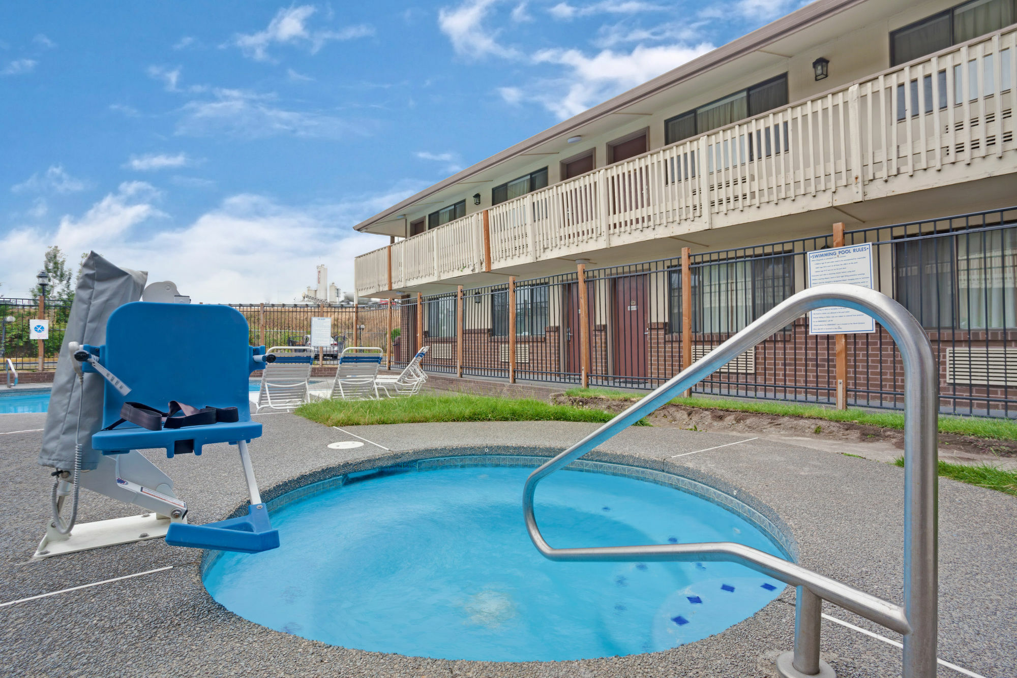 Econo Lodge Kent Buitenkant foto
