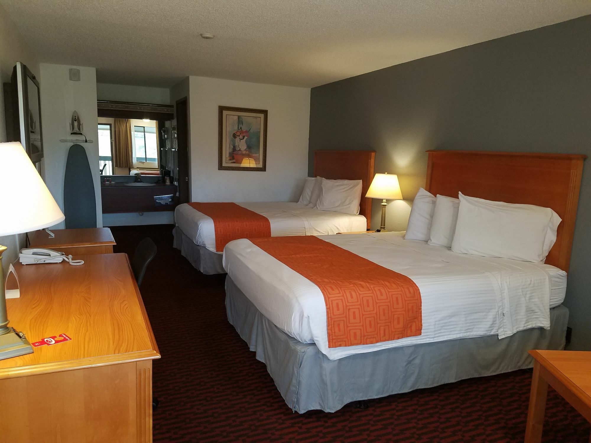Econo Lodge Kent Buitenkant foto